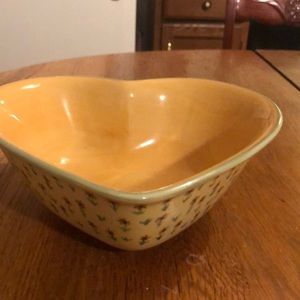 • 8" Heart Shaped Bowl Pistoulet